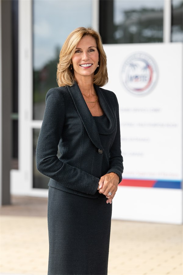 Portrait of Wendy Sartory Link